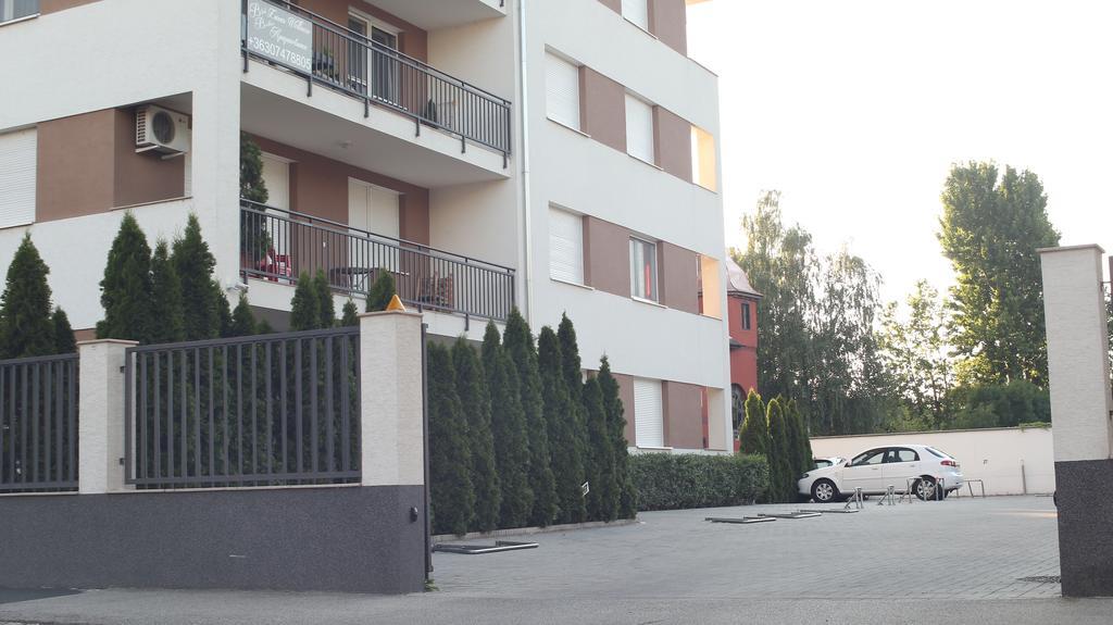 Honey Wellness Apartman Siófok Exterior foto